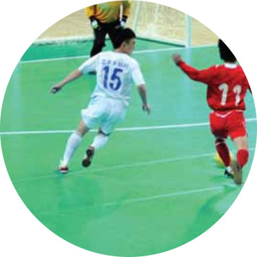 看不了世界杯？室內(nèi)足球地膠場地同樣讓你過足癮