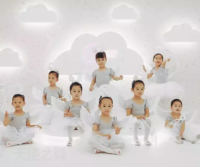 人傻錢多系列？為什么有些人要在木地板上鋪設(shè)塑膠地板？