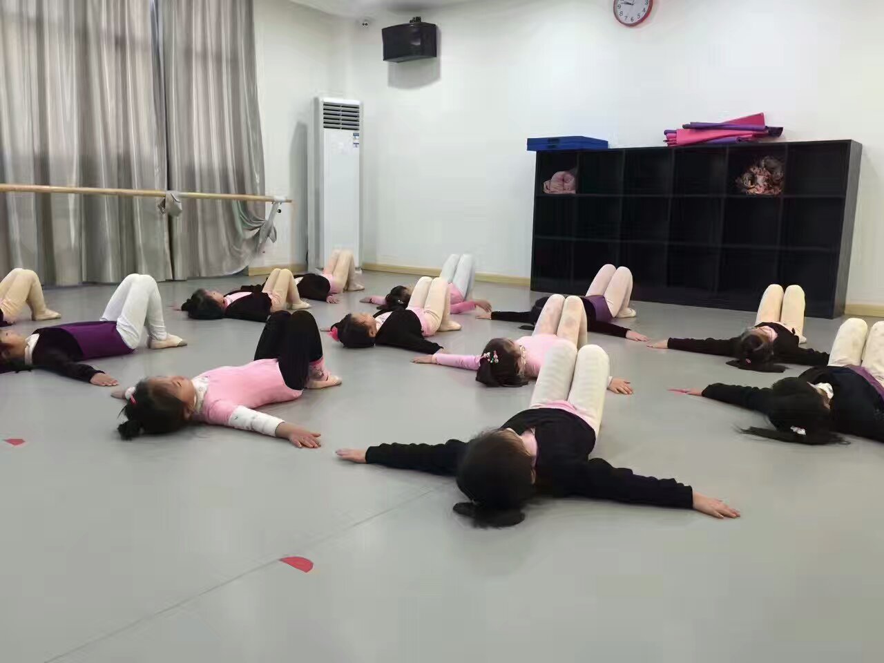 厚度決定舞蹈地膠的質(zhì)量好壞？【騰方PVC地板】